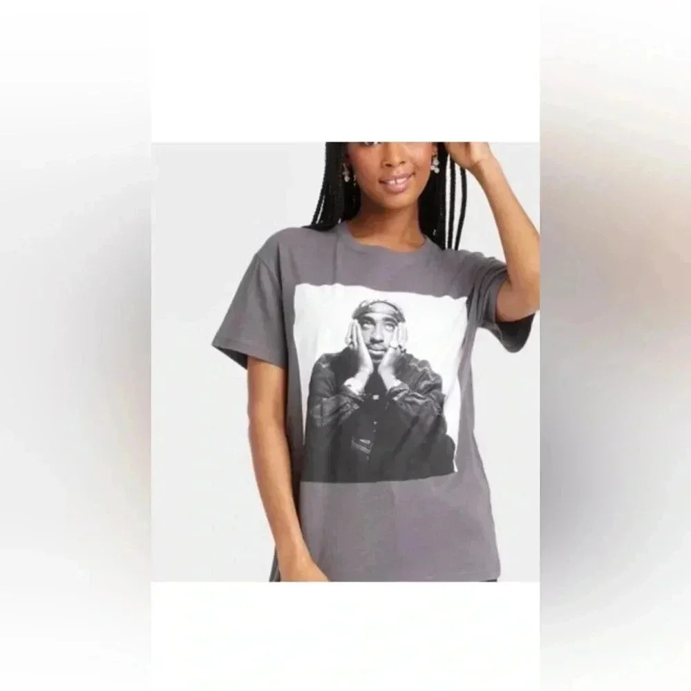 2 pac womans gray short sleeve graphic t shirt size large rap tee